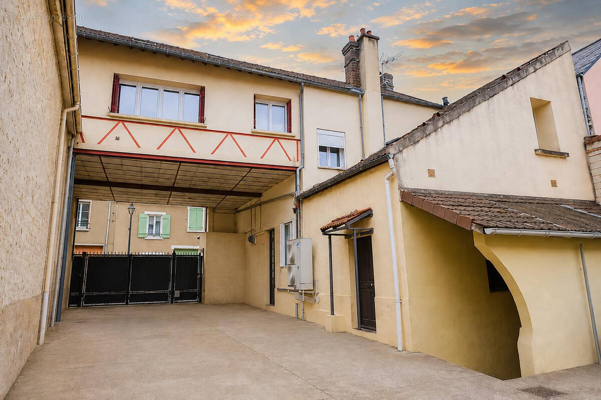 Appartement à MEZIERES-SUR-SEINE