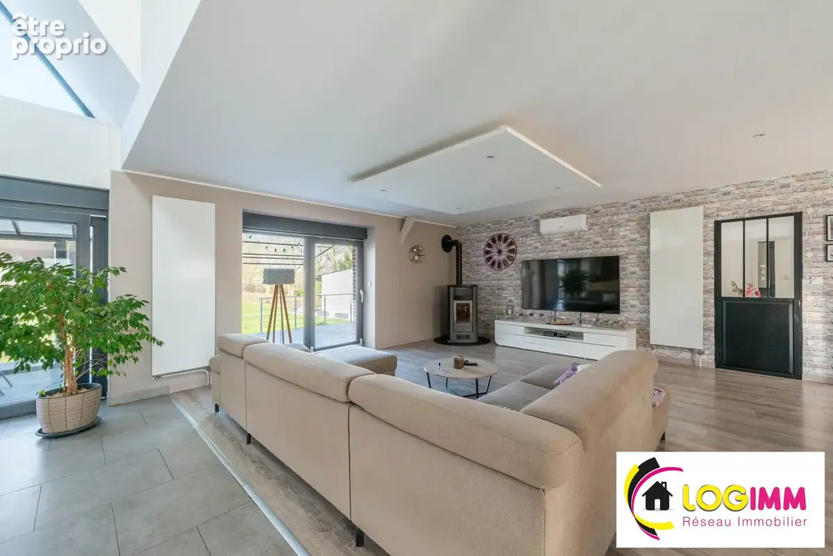 Maison 256 m² à Saint-Python  - photo 4