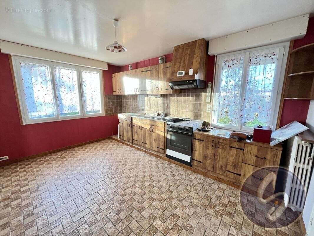 Maison à SAINT-MARCEL