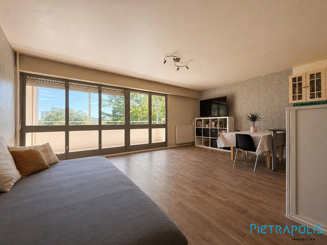 Appartement à RILLIEUX-LA-PAPE