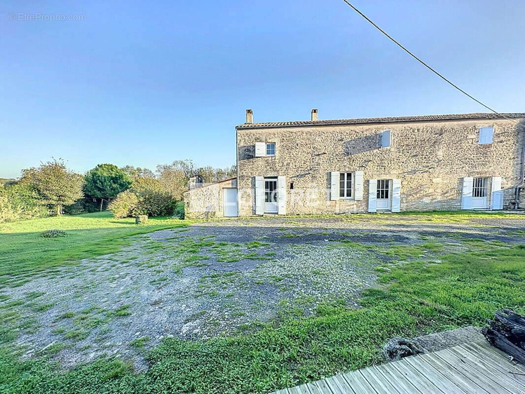 Maison à ECHILLAIS