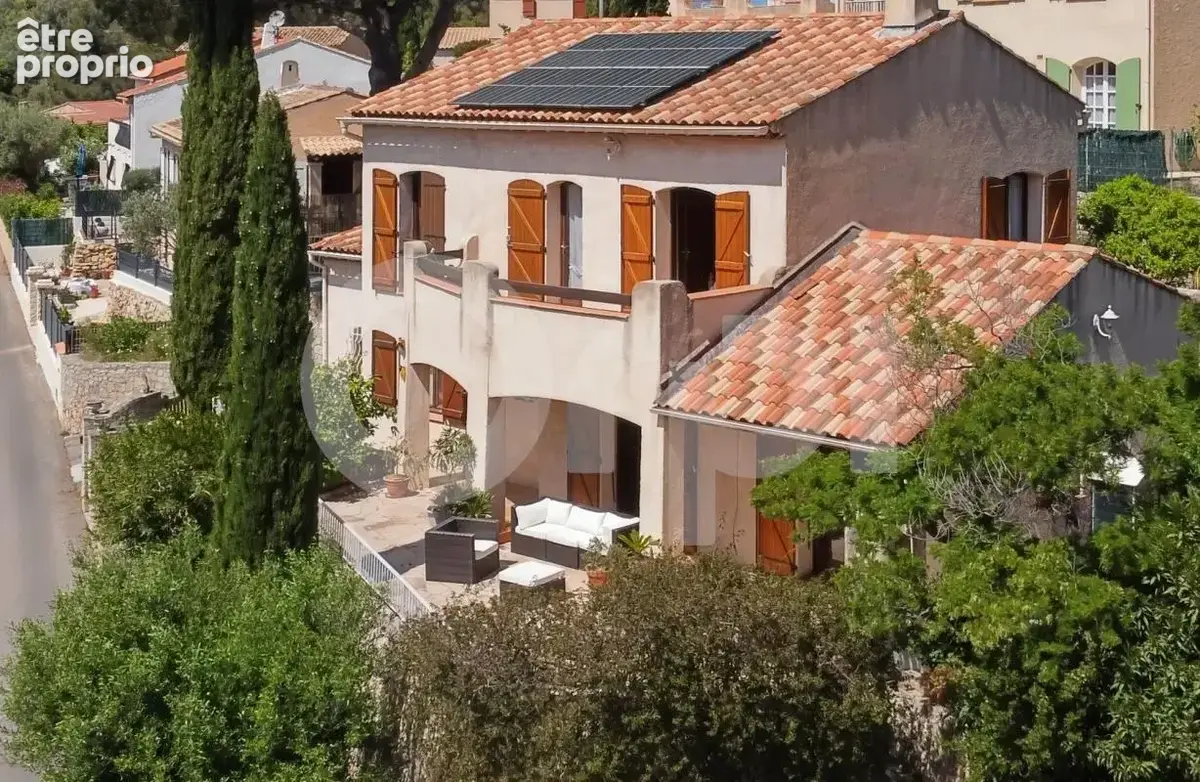 Maison familiale de 123 m² au calme au REVEST-LES-EAUX – DPE B, panneaux solaires et prestations de qualité - photo 2