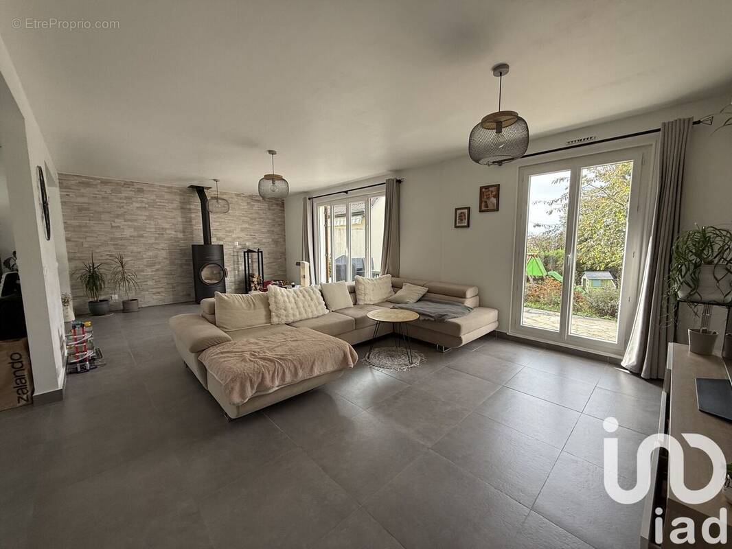 Photo 1 - Maison à VERT-SAINT-DENIS