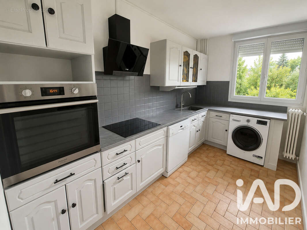 Appartement 76 m² à Saint-Pierre-Des-Corps  - photo 3