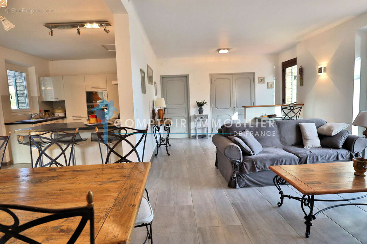 Maison à SAINT-SATURNIN-LES-APT