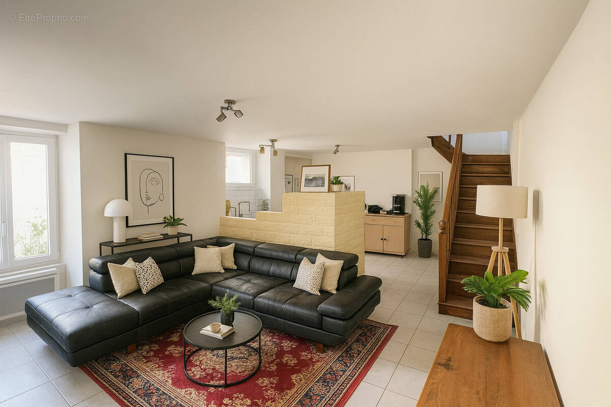 Maison à MONTREVAULT