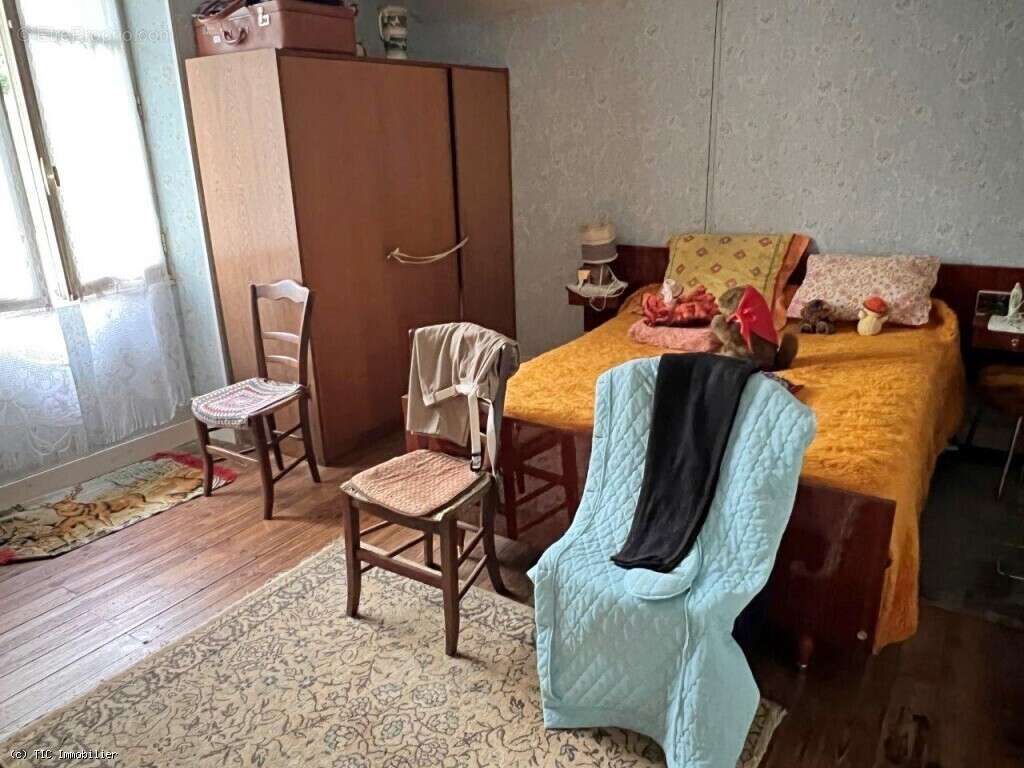 Maison à NANTEUIL-EN-VALLEE