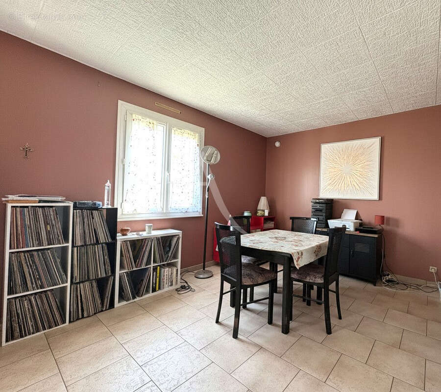 Maison à LE POIRE-SUR-VELLUIRE