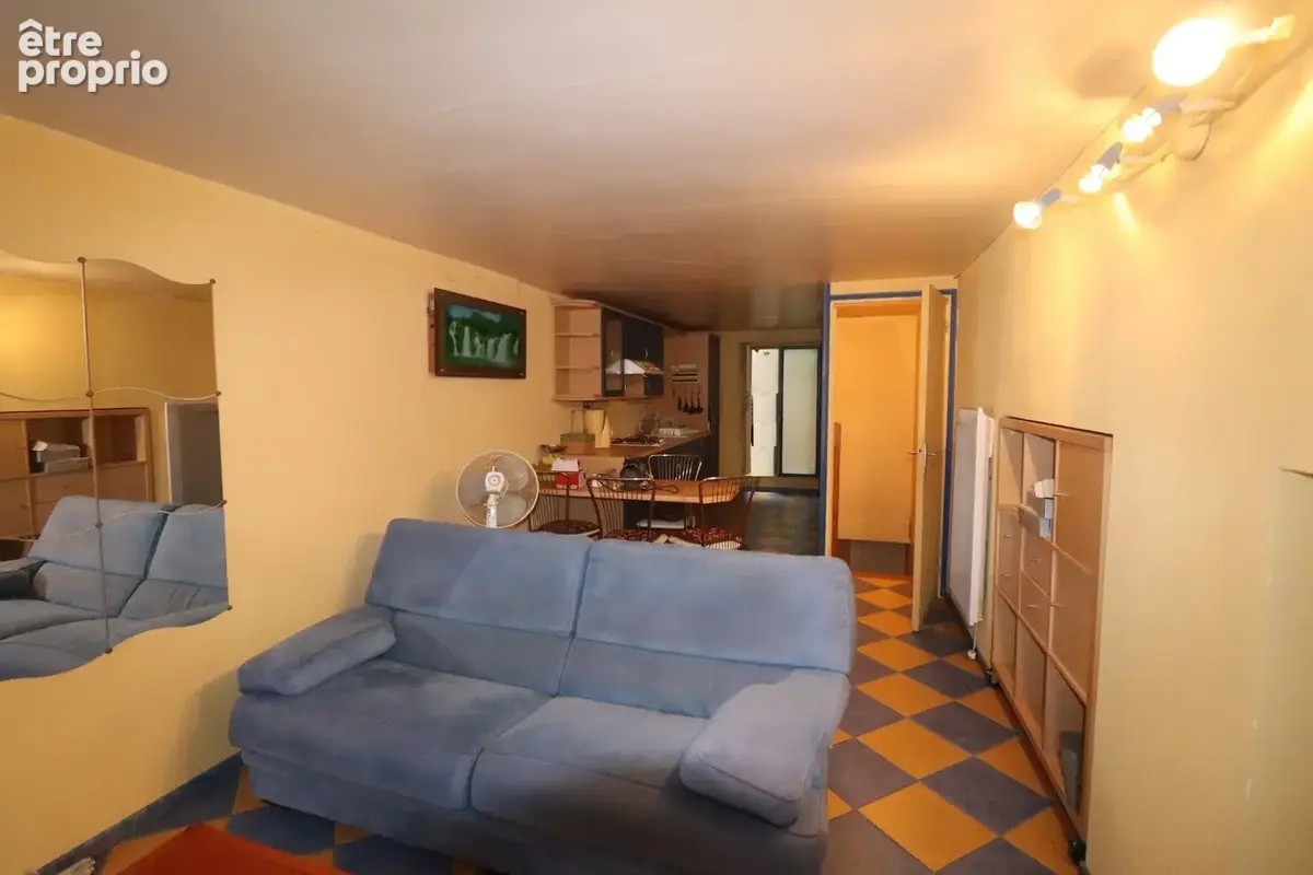 A valence, centre local commercial + 2 appartements. - photo 12
