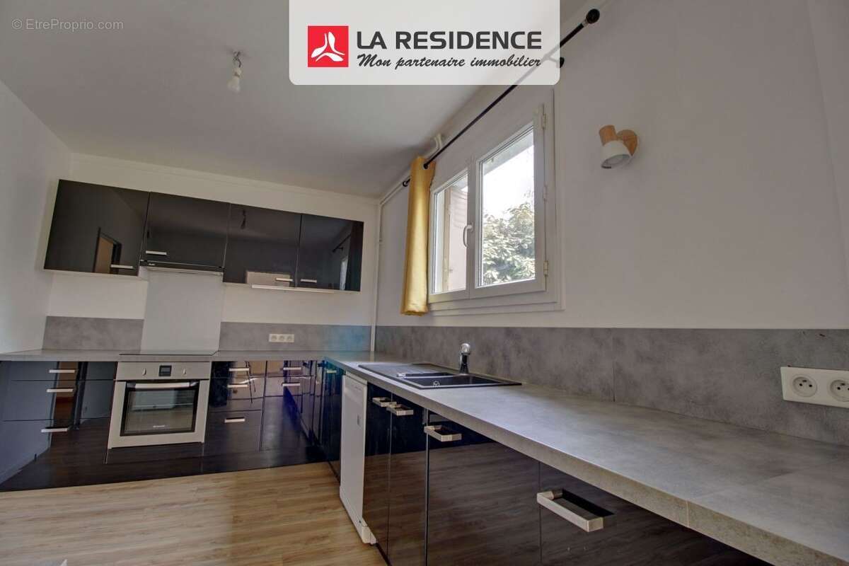 Appartement 70 m² à Cergy  - photo 6