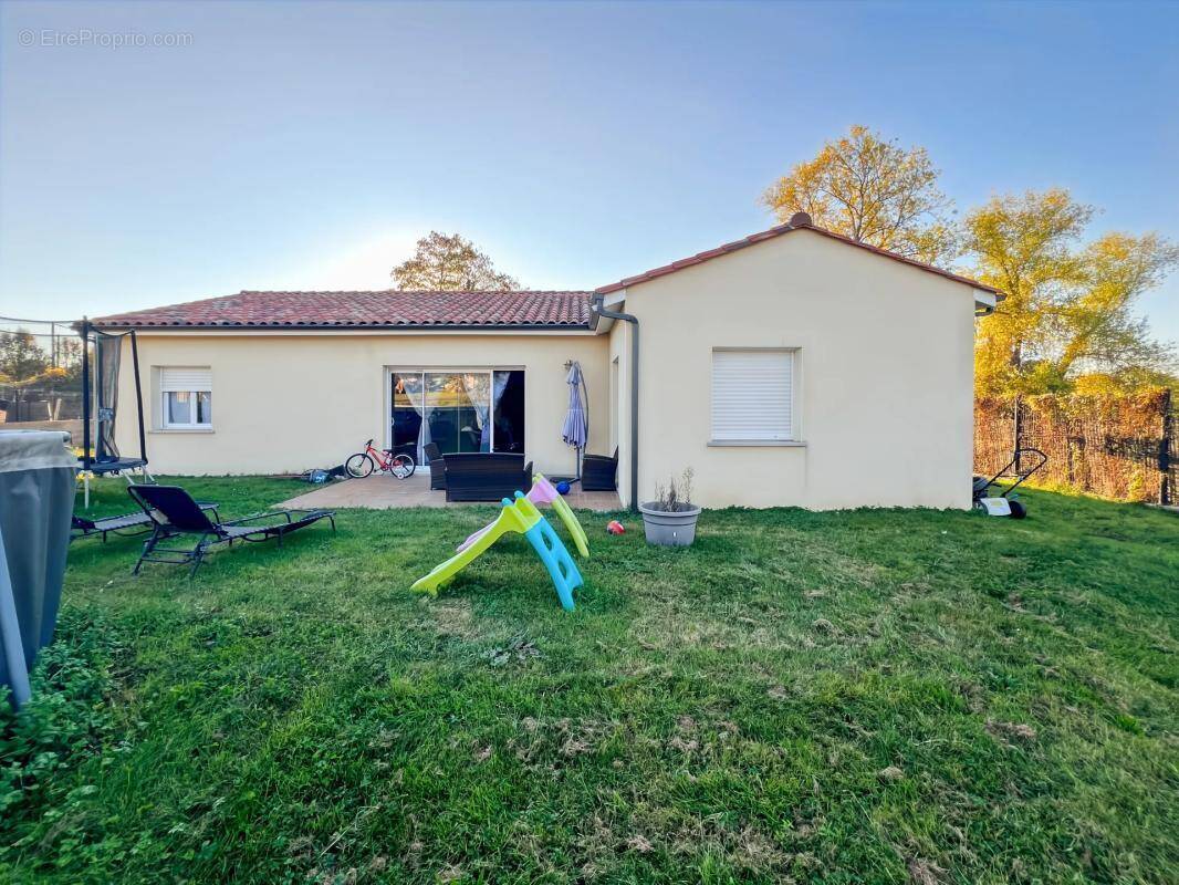 Maison à VILLENAVE-DE-RIONS