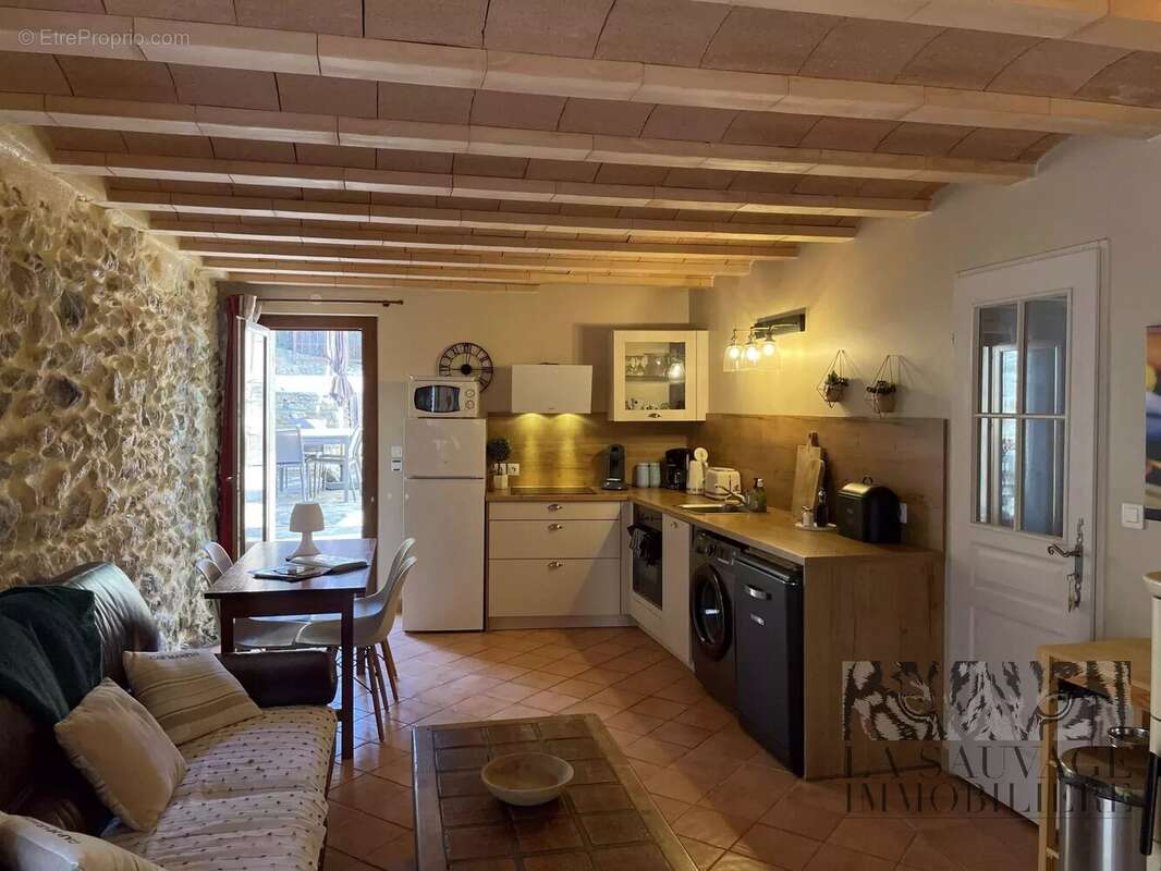 Maison à MONTESQUIEU-DES-ALBERES