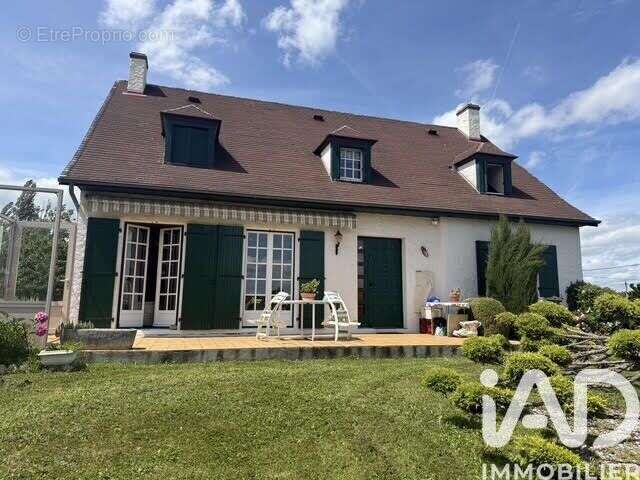Maison 127 m² à Saulcet  - photo 2