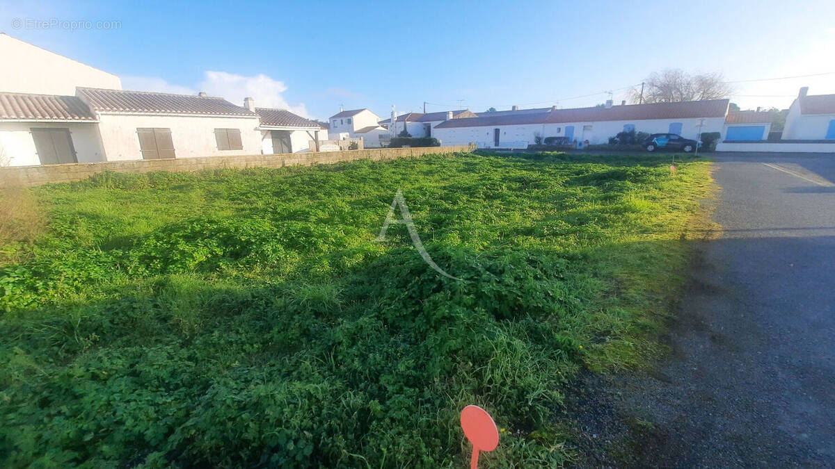 Terrain à LA GUERINIERE