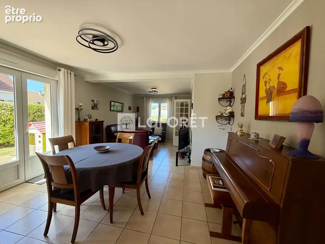 Une maison familiale comme on en trouve rarement à proximité du centre-ville - photo 3