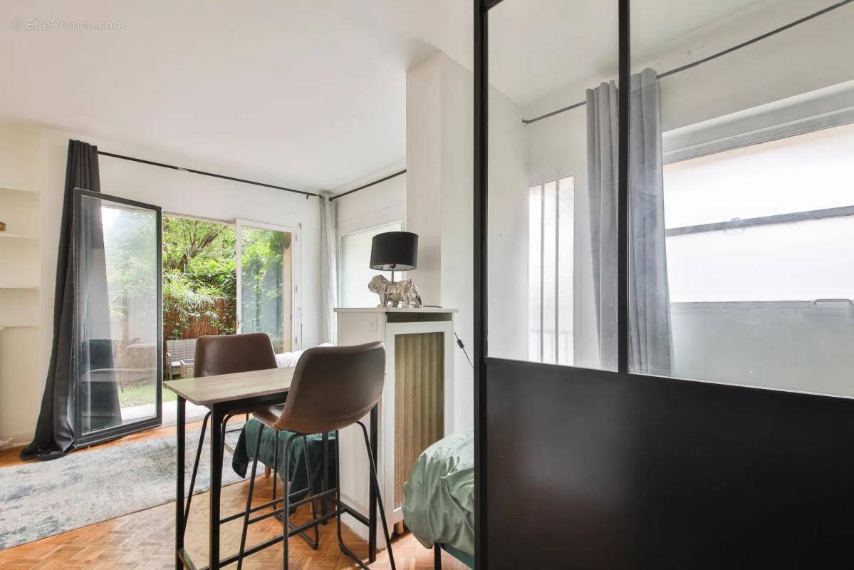 Appartement à NEUILLY-SUR-SEINE