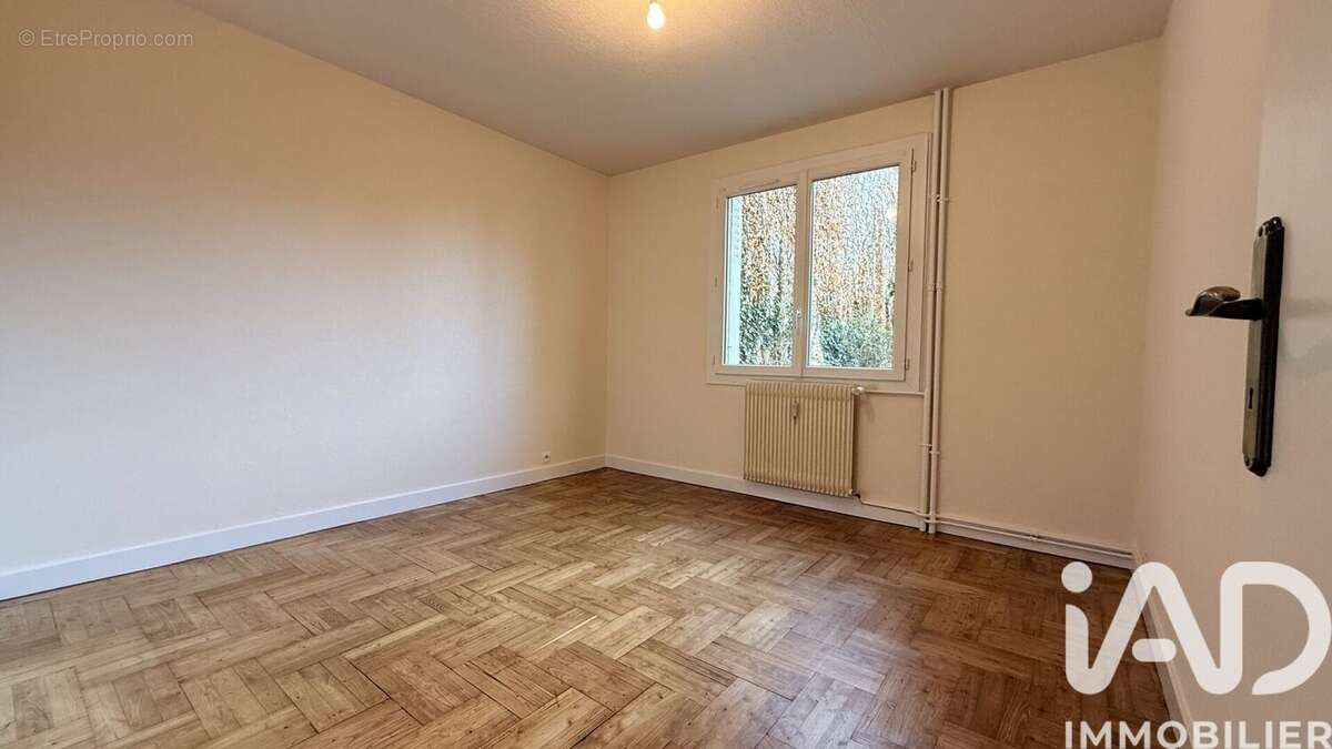Appartement 40 m² à Limoges  - photo 4