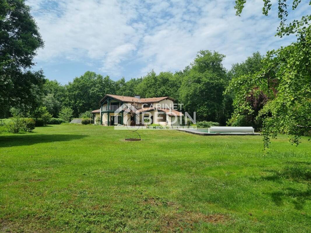 Maison à SAINT-SYMPHORIEN