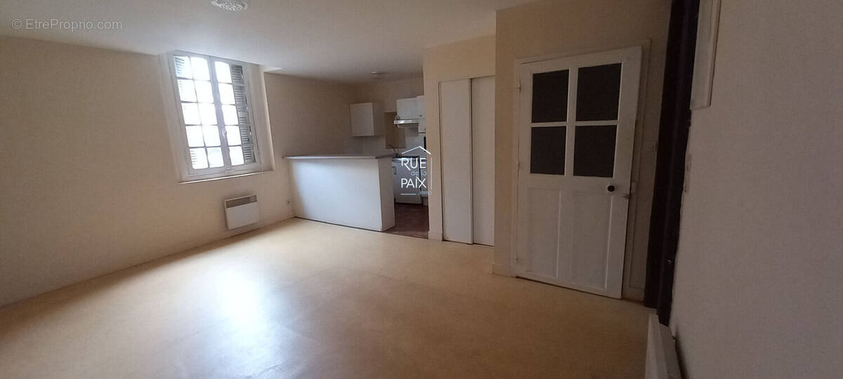 Appartement à LENCLOITRE