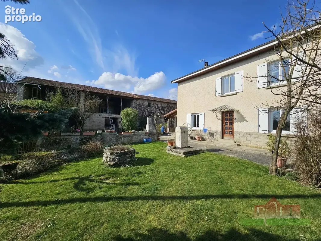 ESTRABLIN, Corps de ferme à rénover  de 149m² avec dépendances de 400 m² aménageables - photo 1