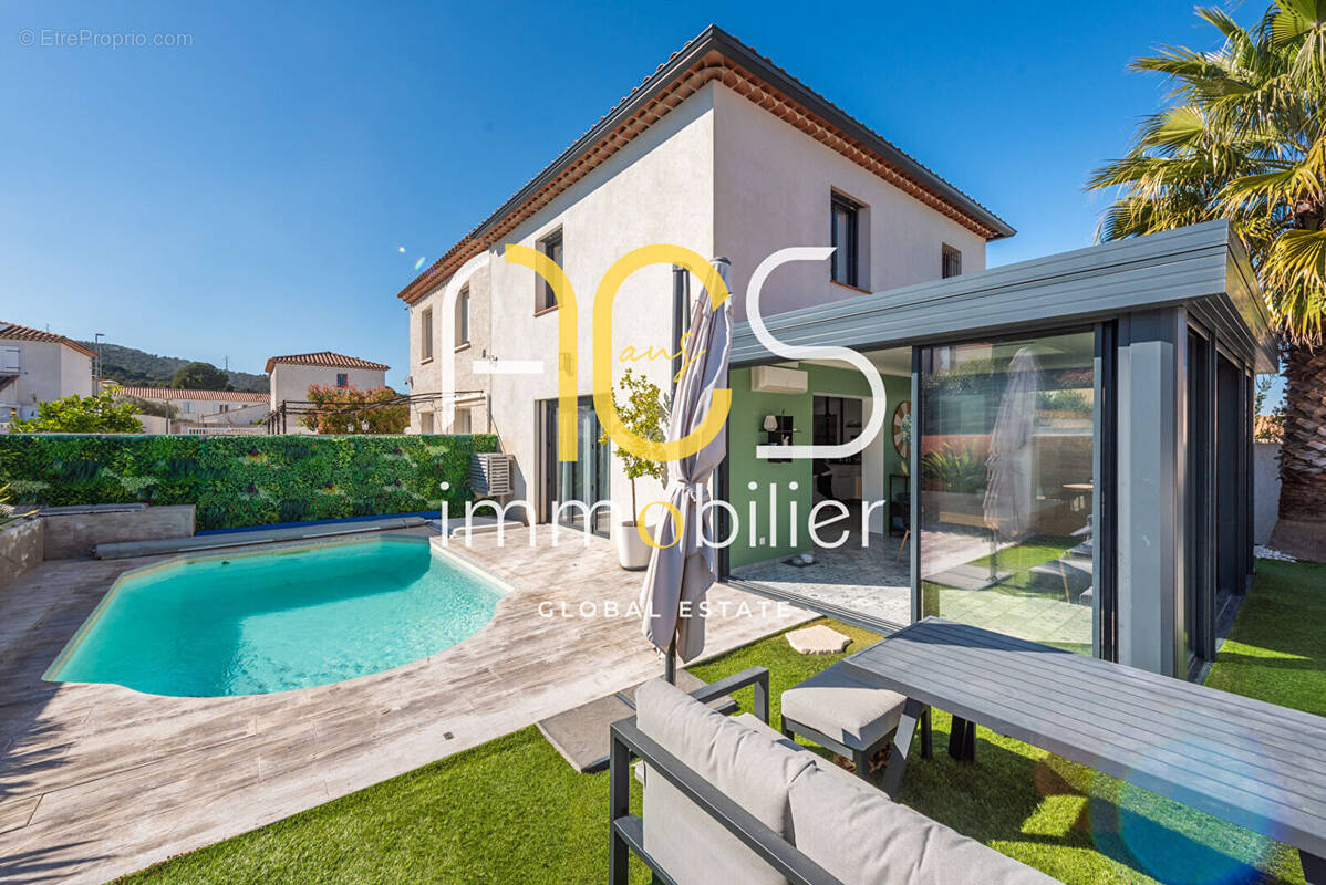 Maison à CHATEAUNEUF-LES-MARTIGUES