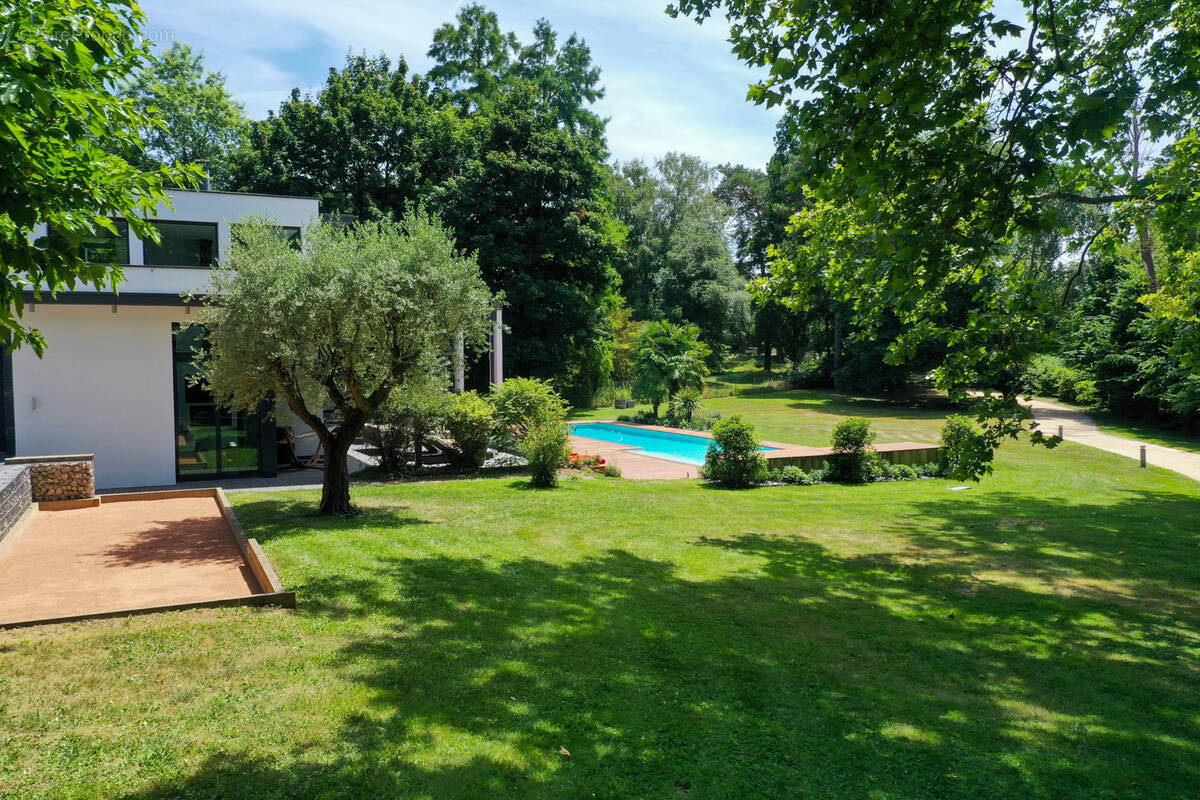 Maison à SAINT-GENIS-LAVAL