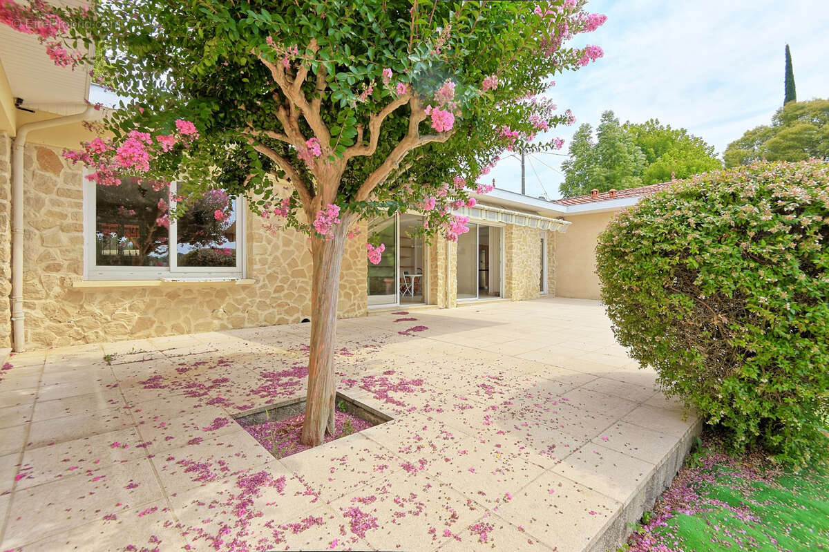 Maison à CAMBLANES-ET-MEYNAC