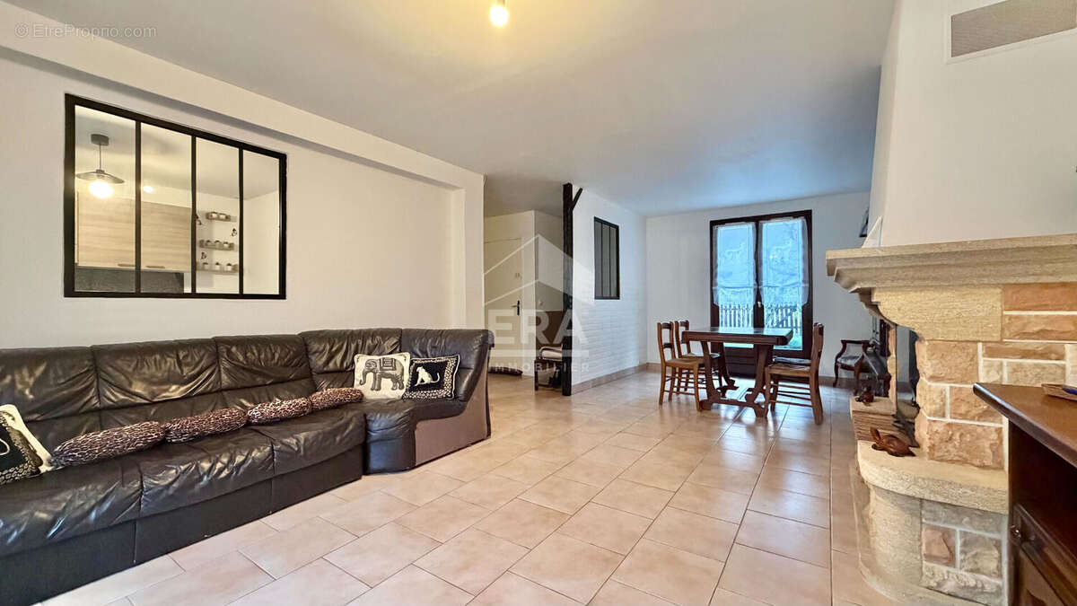 Maison à CORBEIL-ESSONNES