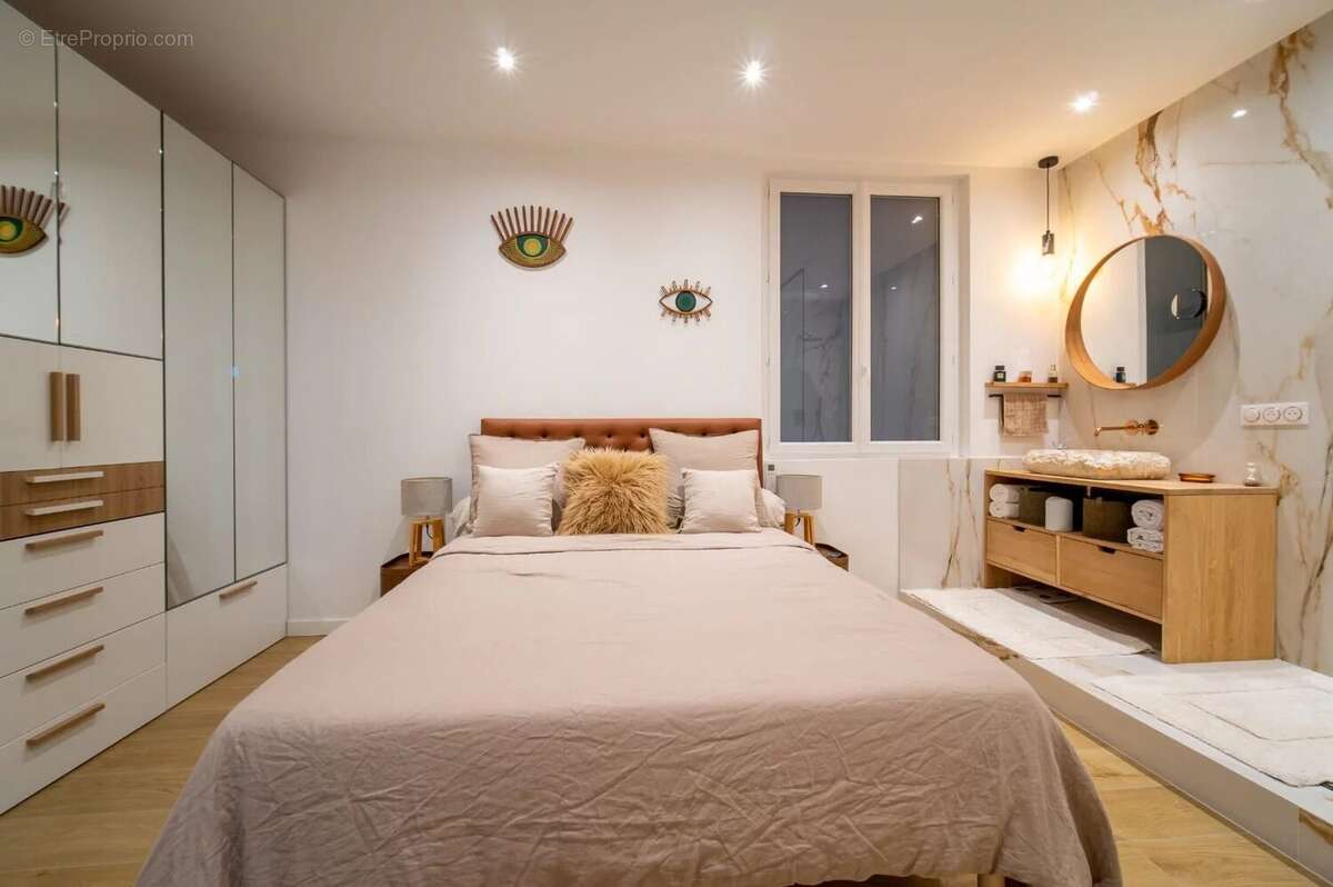 Appartement à MARSEILLE-6E