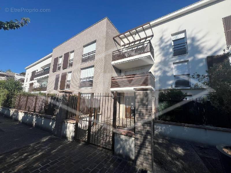 Appartement à QUINCY-SOUS-SENART