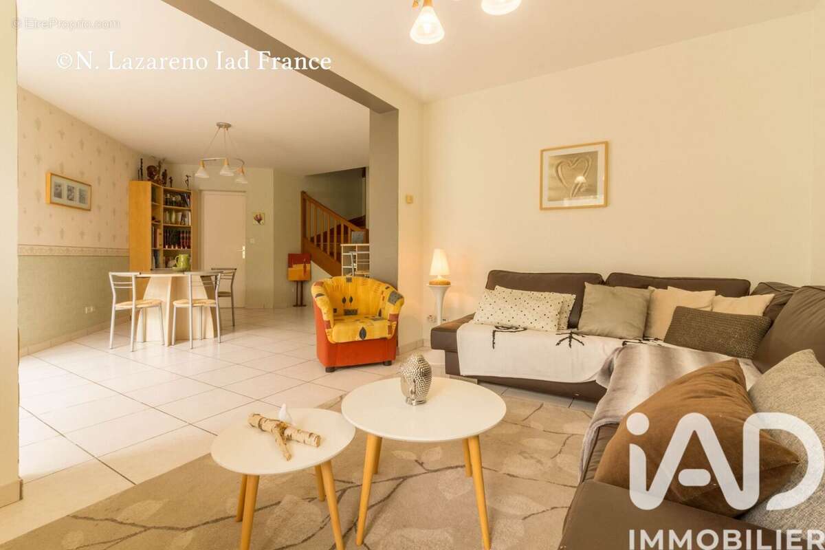 Photo 2 - Maison à SAINT-JEAN-DE-BRAYE