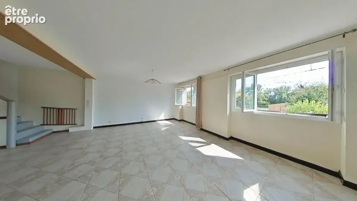Immeuble avec local commercial et appartement – Centre du village de Soyons - photo 3