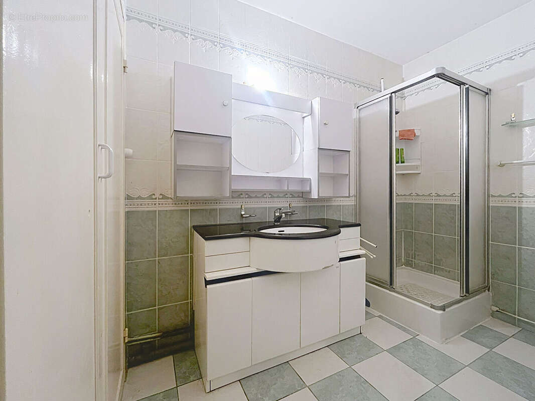 Appartement à CHENOVE