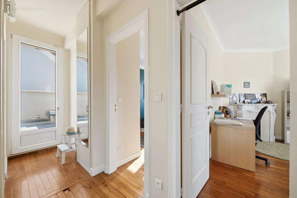 Maison de 10 pièces de 250 m² à Châtillon - photo 13