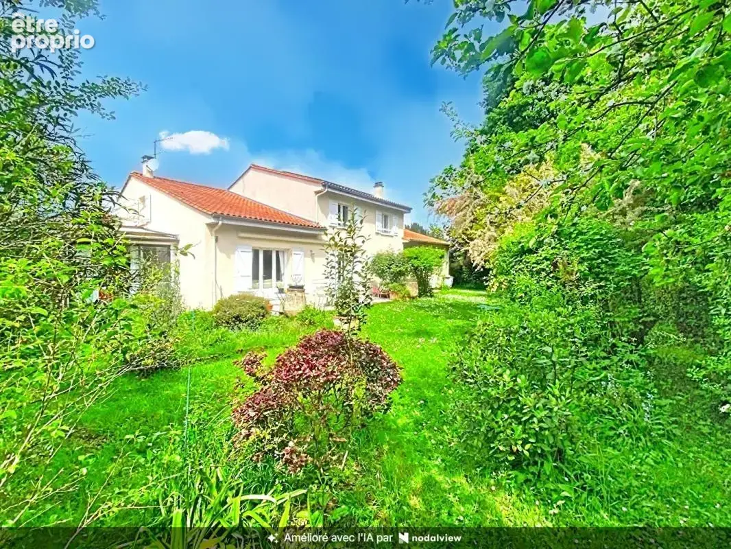 Belle maison de 4 ch sur magnifique jardin dans un quartier résidentiel d'Eysines, intra rocade 210 m2 - photo 1
