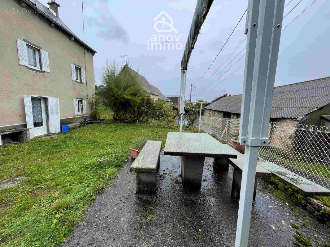Cantal - RETOUR A LA VENTE -  Charmante maison de village- - photo 3