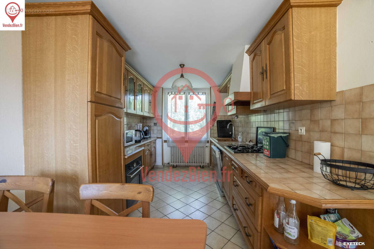 Maison à LA CHAPELLE-SAINT-URSIN