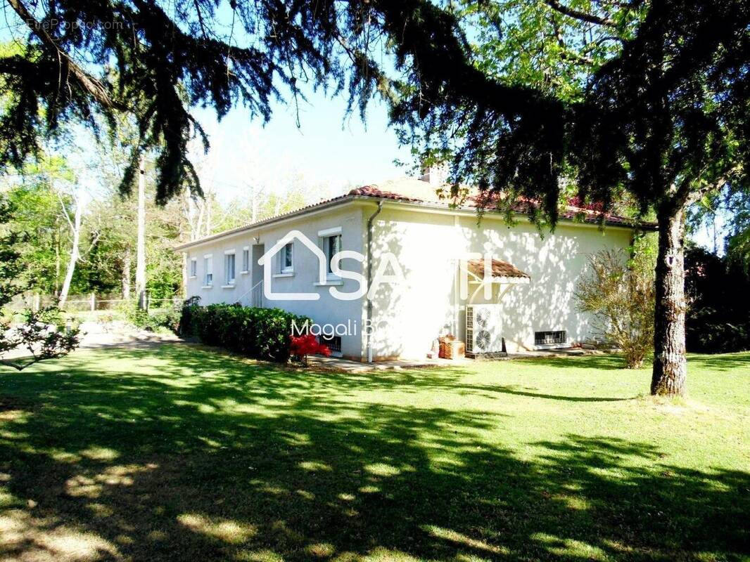 Photo 1 - Maison à ESTANCARBON