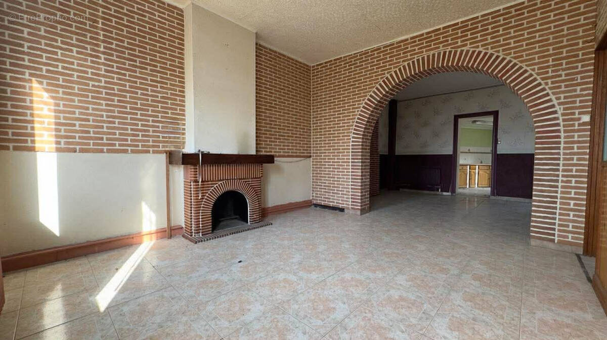 Maison à BRUAY-LA-BUISSIERE