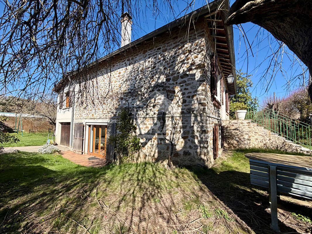 Maison à COMBS-LA-VILLE