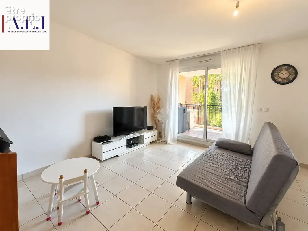 Six-Fours-les-plages - Appartement type 3 de standing avec terrasse & parking - photo 4