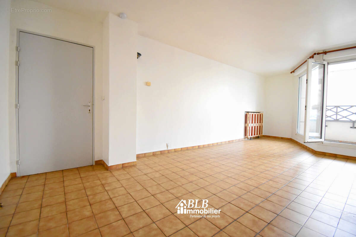 Appartement à MONTIGNY-LE-BRETONNEUX