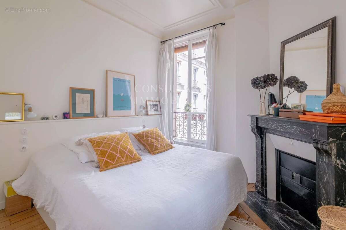 Appartement à PARIS-17E