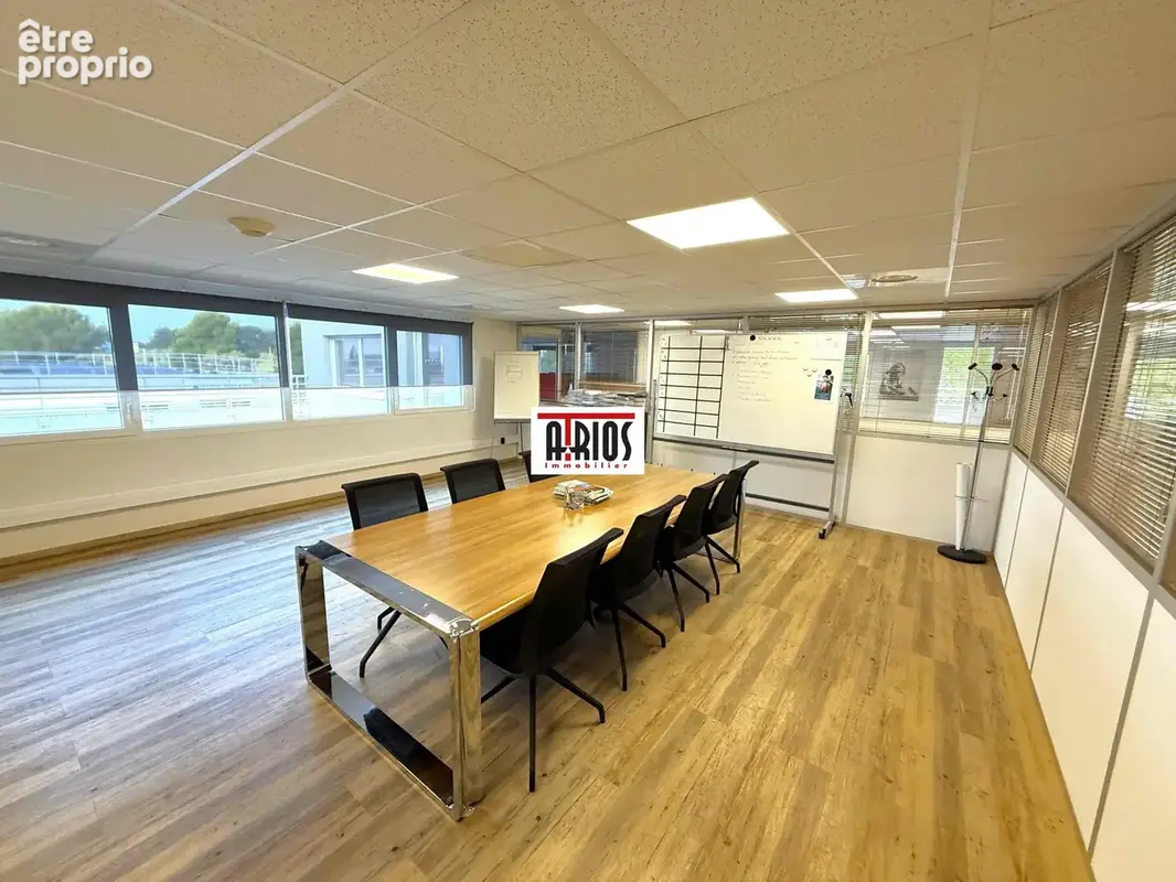 Commerce 246 m² à La Farlede  - photo 7