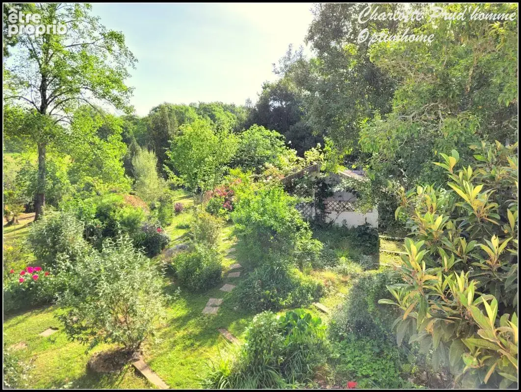 Maison avec vue et jardin arboré - 180m² - photo 4