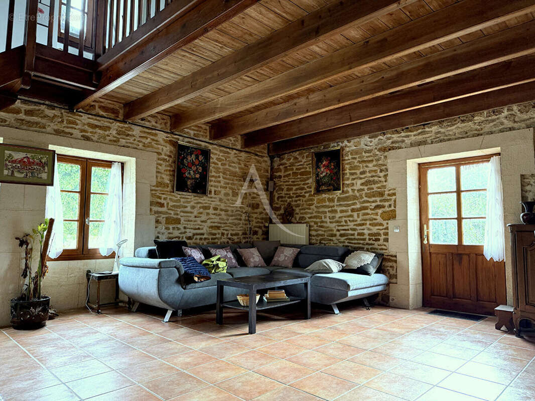 Maison à SAINT-CYR-EN-TALMONDAIS