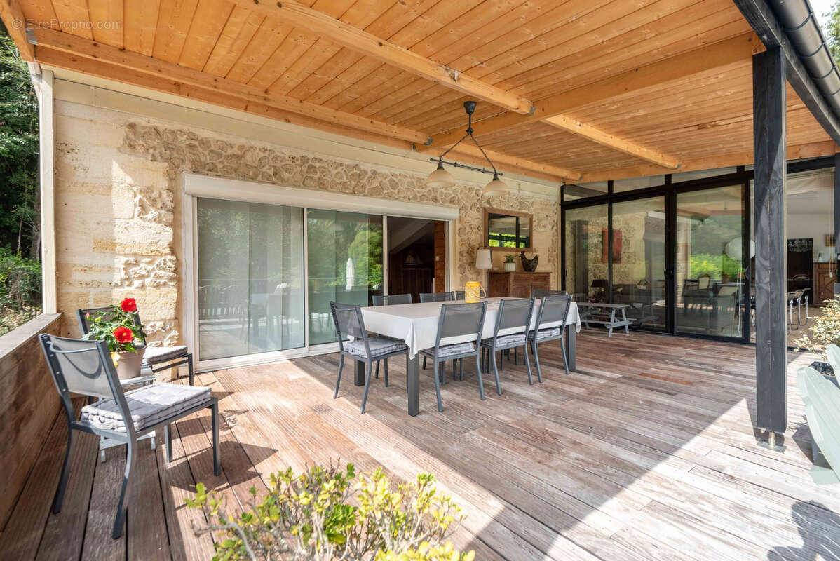 Maison à LATRESNE