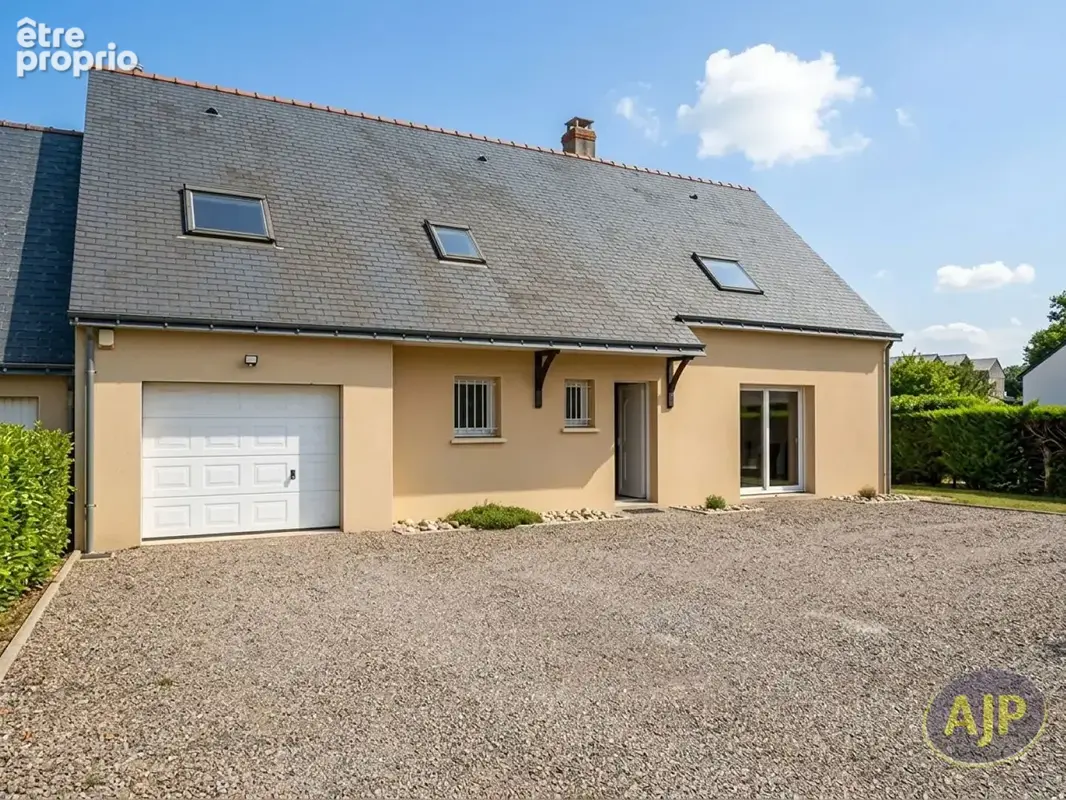 Maison à SAINT-BARTHELEMY-D'ANJOU