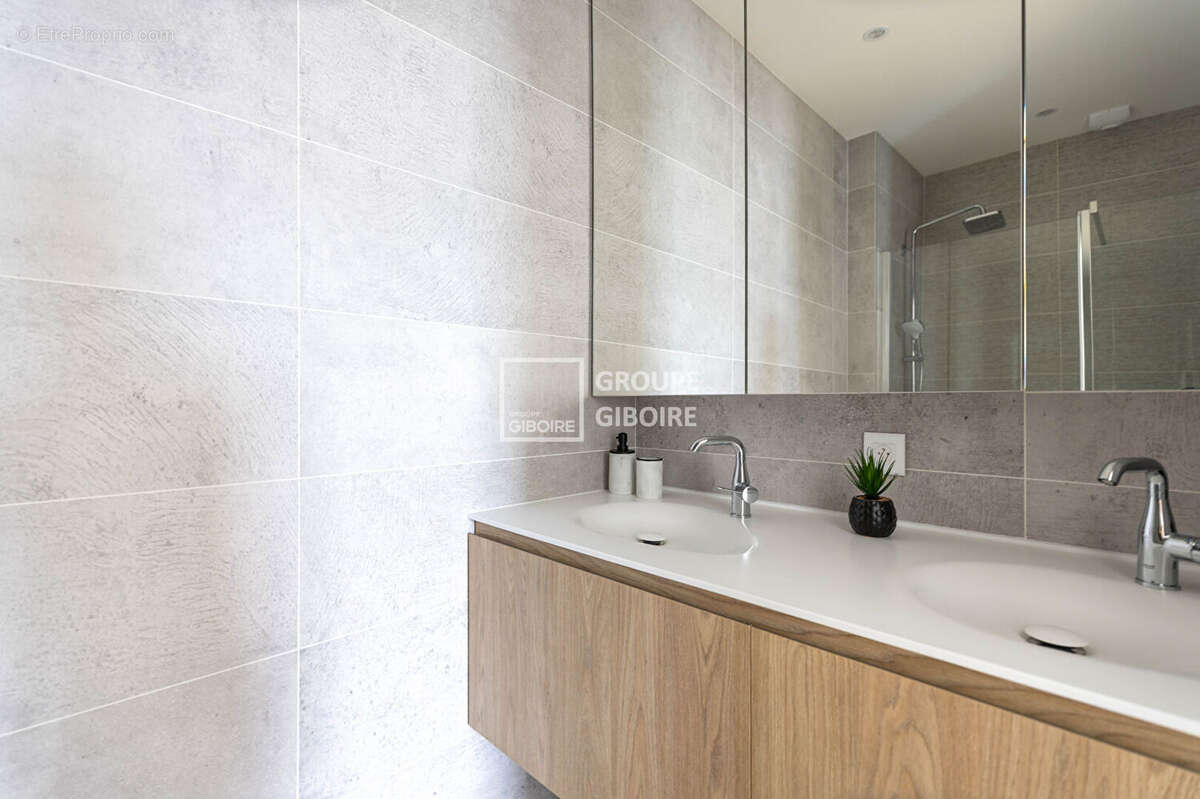 A VENDRE - AGENCE GIBOIRE - Appartement Vannes 6 pièces 142 m² - photo 9