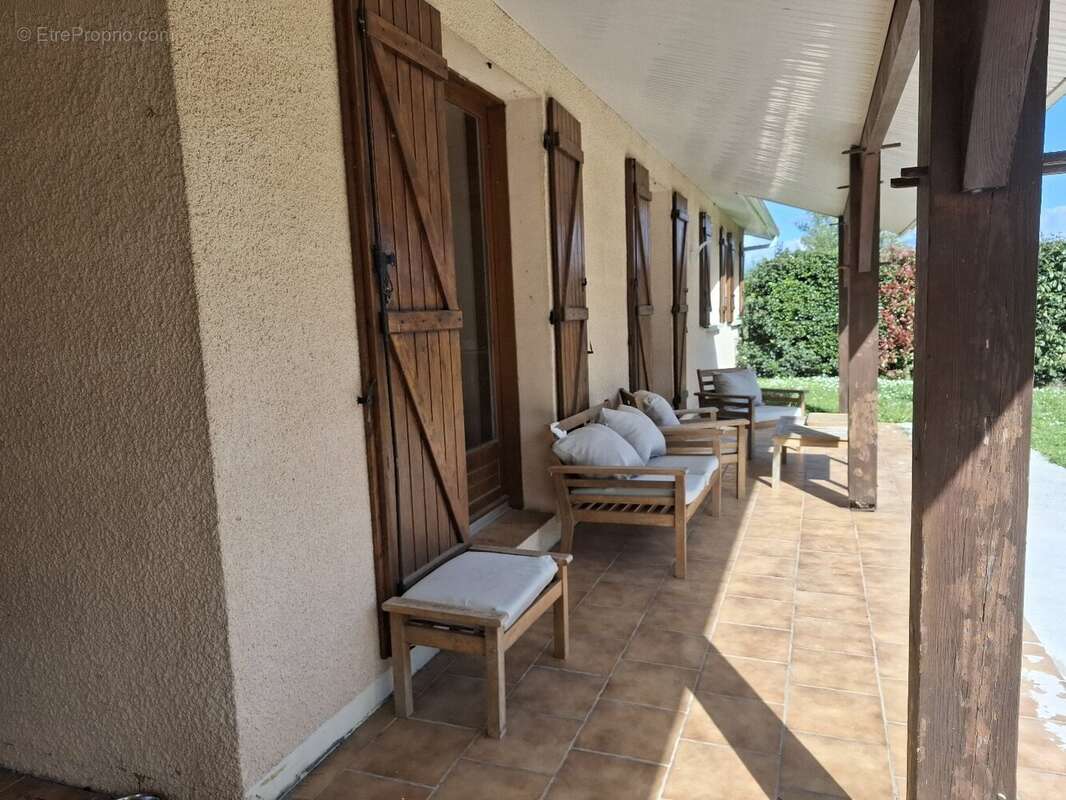 Maison à AMBARES-ET-LAGRAVE